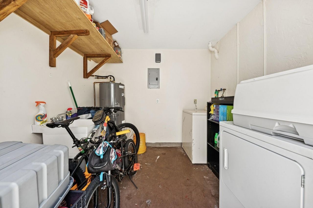 310 Almeria Road, West Palm Beach, FL 33405 Photo