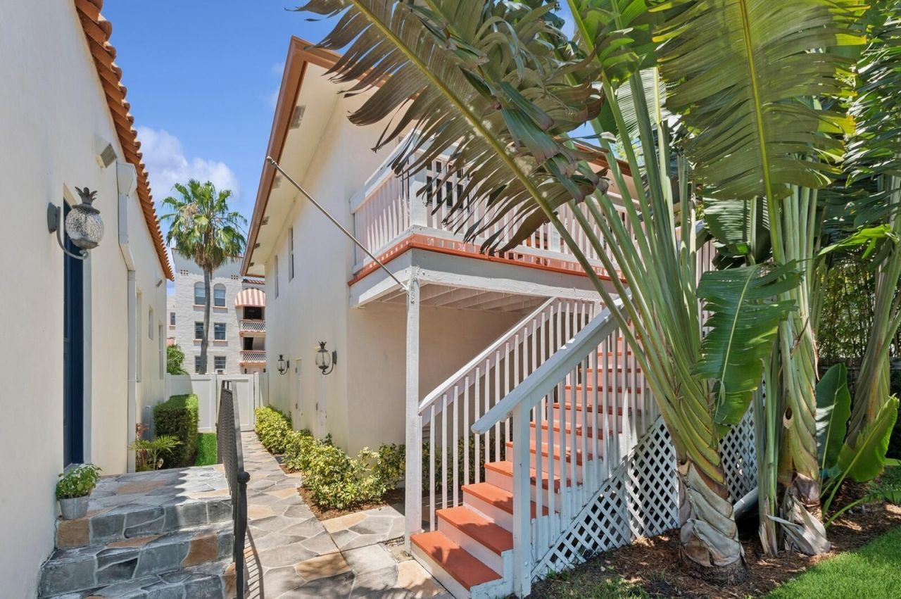 310 Almeria Road, West Palm Beach, FL 33405 Photo