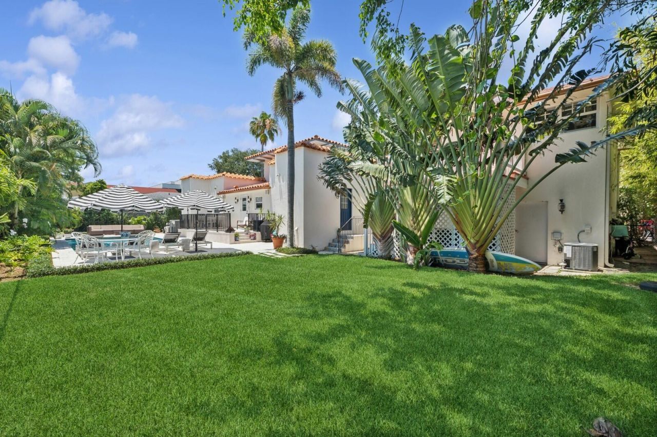 310 Almeria Road, West Palm Beach, FL 33405 Photo