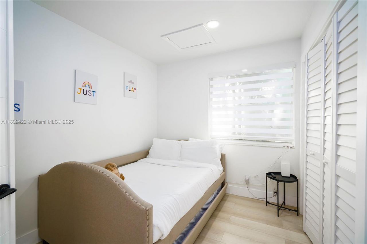 1244 Garfield St, Hollywood, FL 33019 Photo