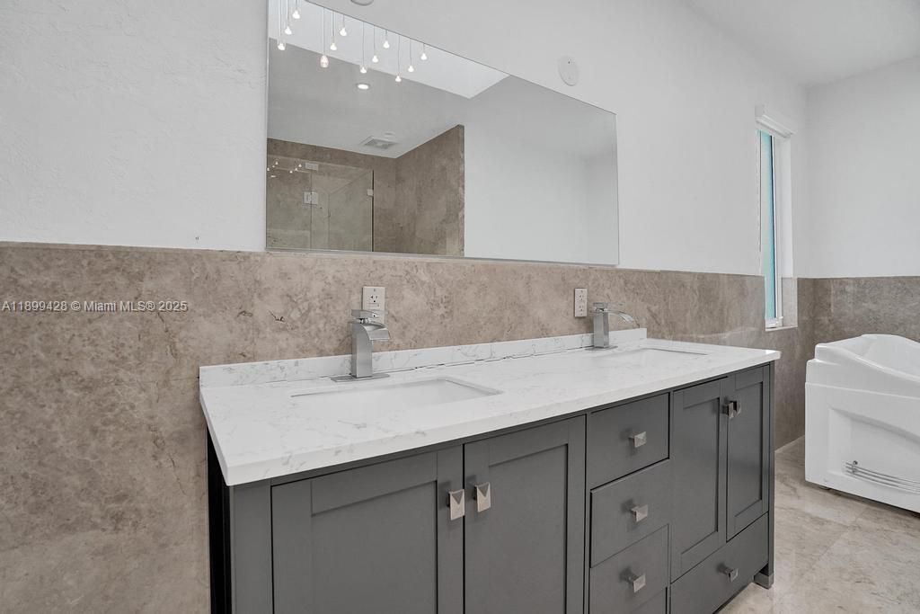 112 NW 14th Way, Dania Beach, FL 33004 Photo