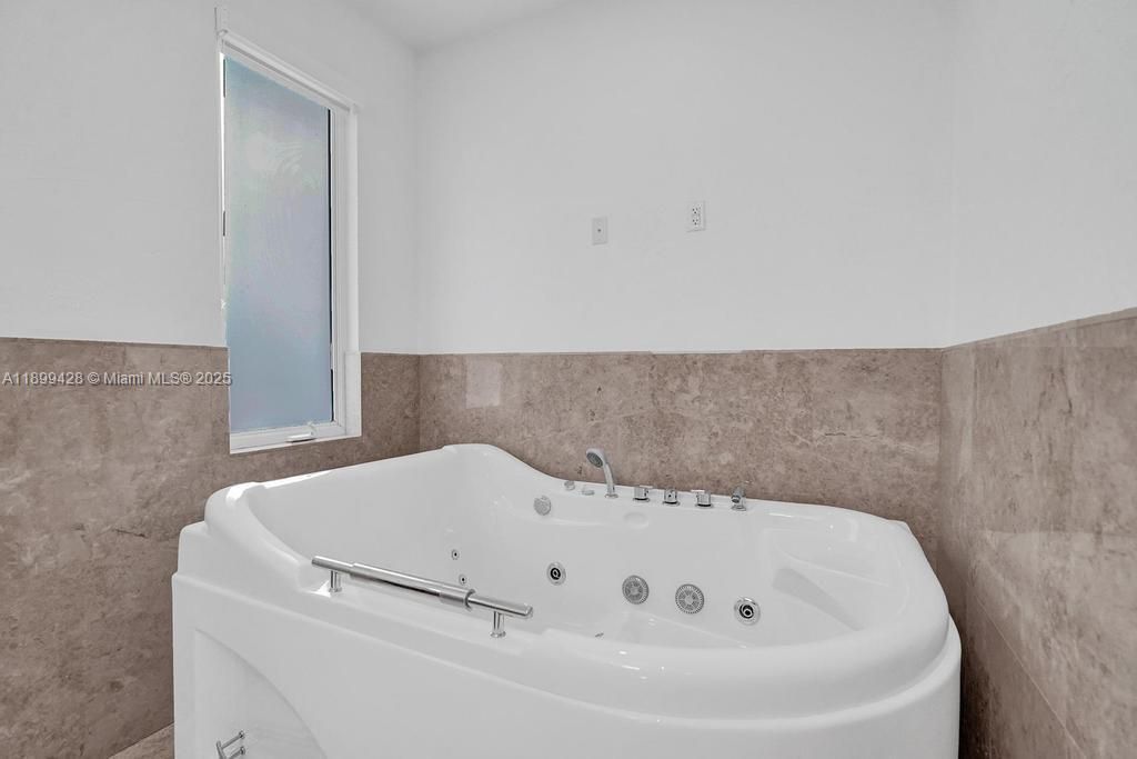 112 NW 14th Way, Dania Beach, FL 33004 Photo