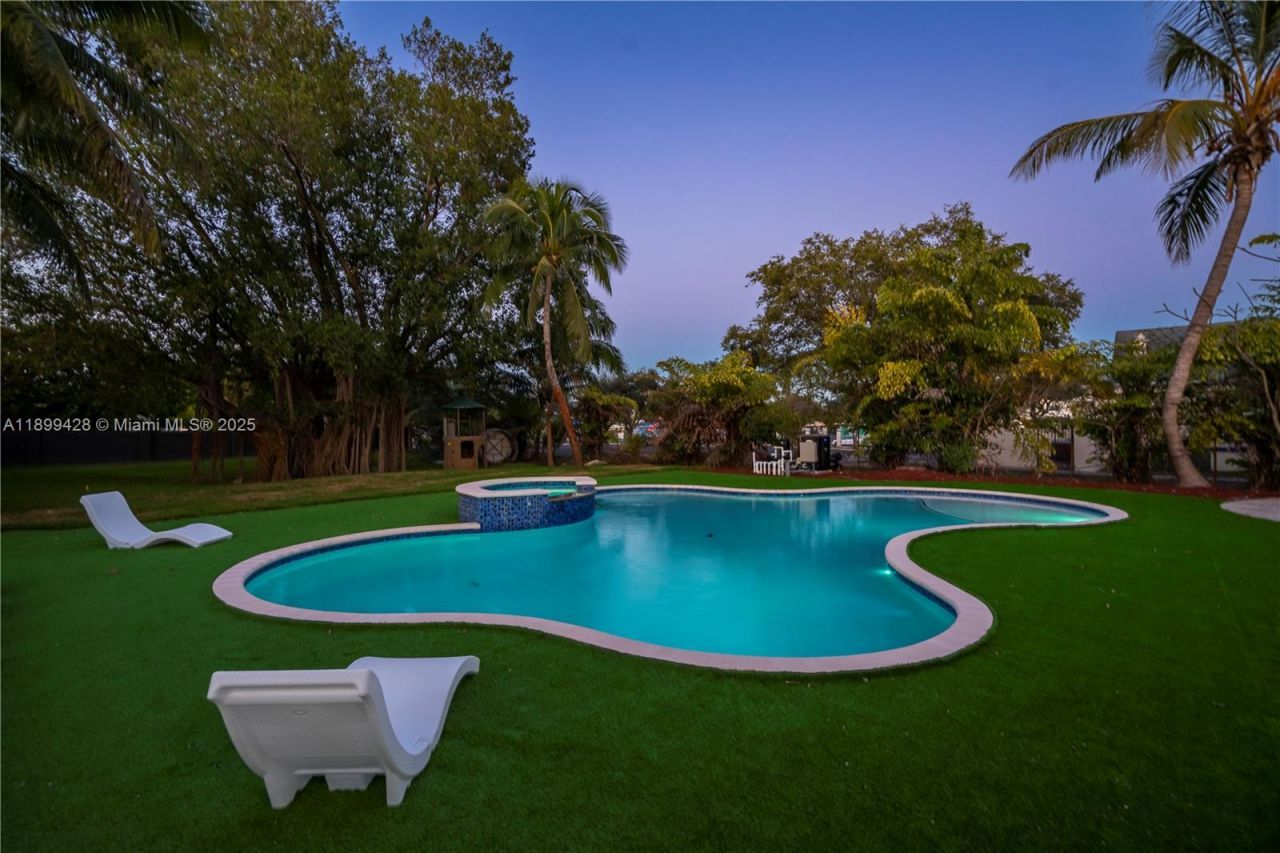 112 NW 14th Way, Dania Beach, FL 33004 Photo