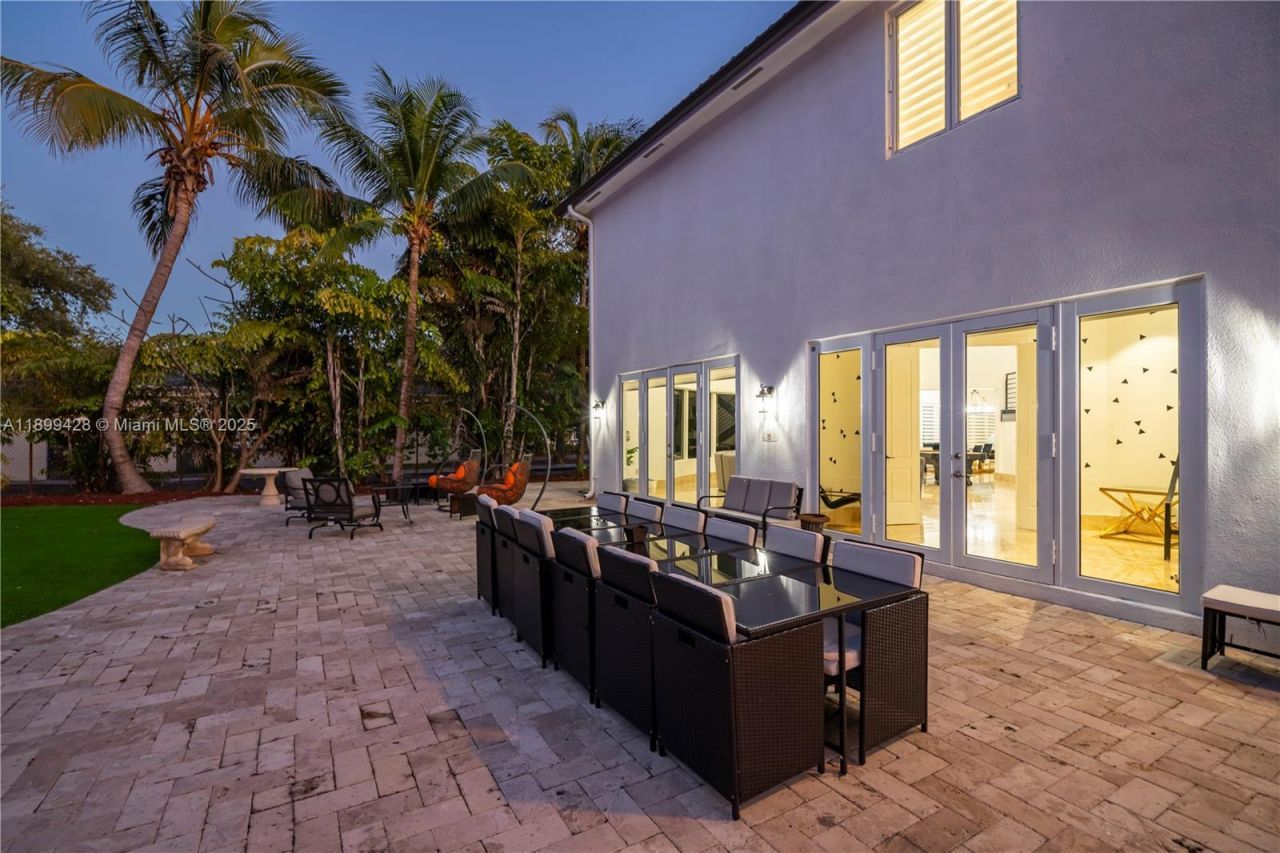 112 NW 14th Way, Dania Beach, FL 33004 Photo