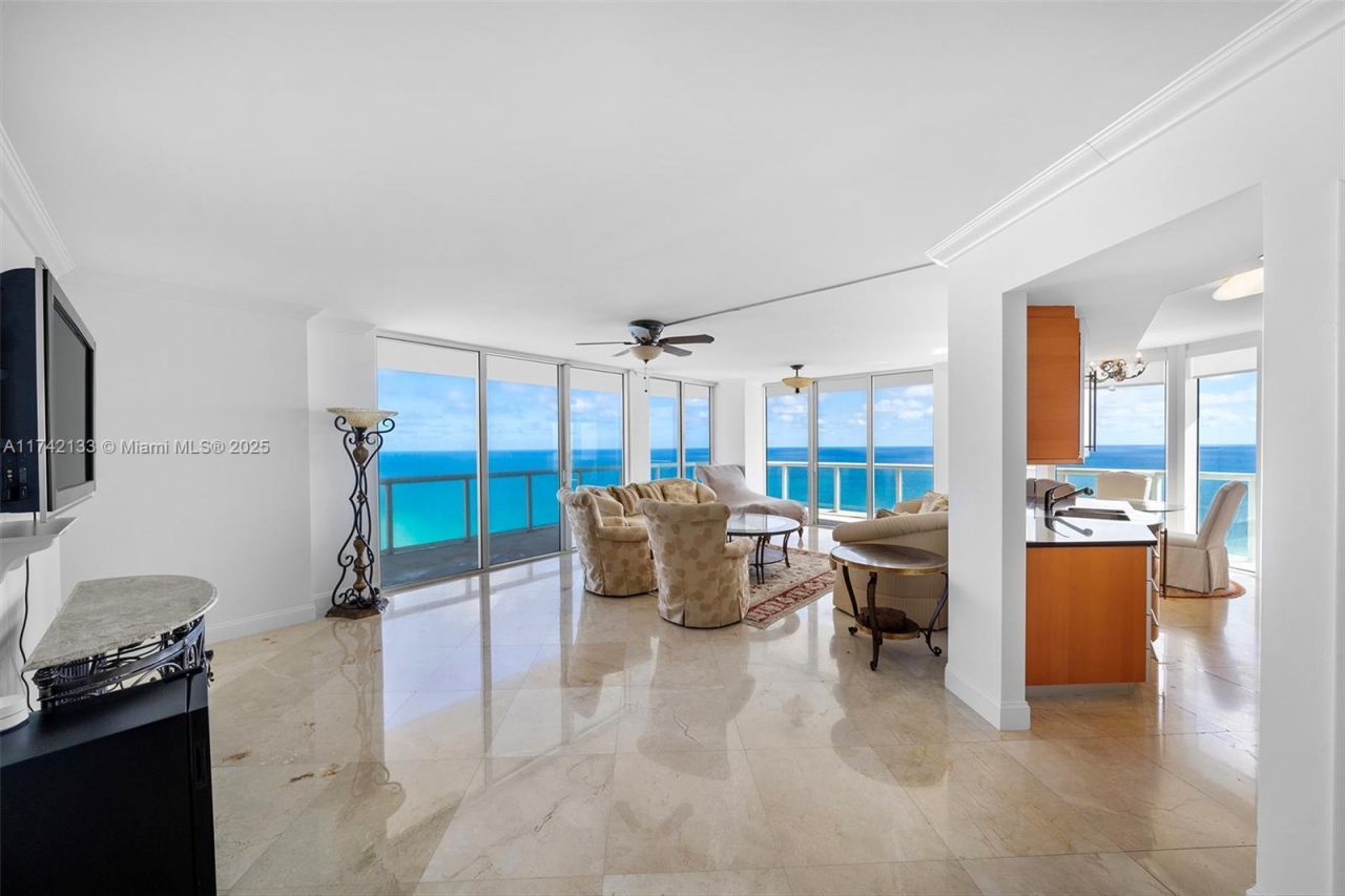 6365 Collins Ave, Unit 3801, Miami Beach, FL 33141 Photo
