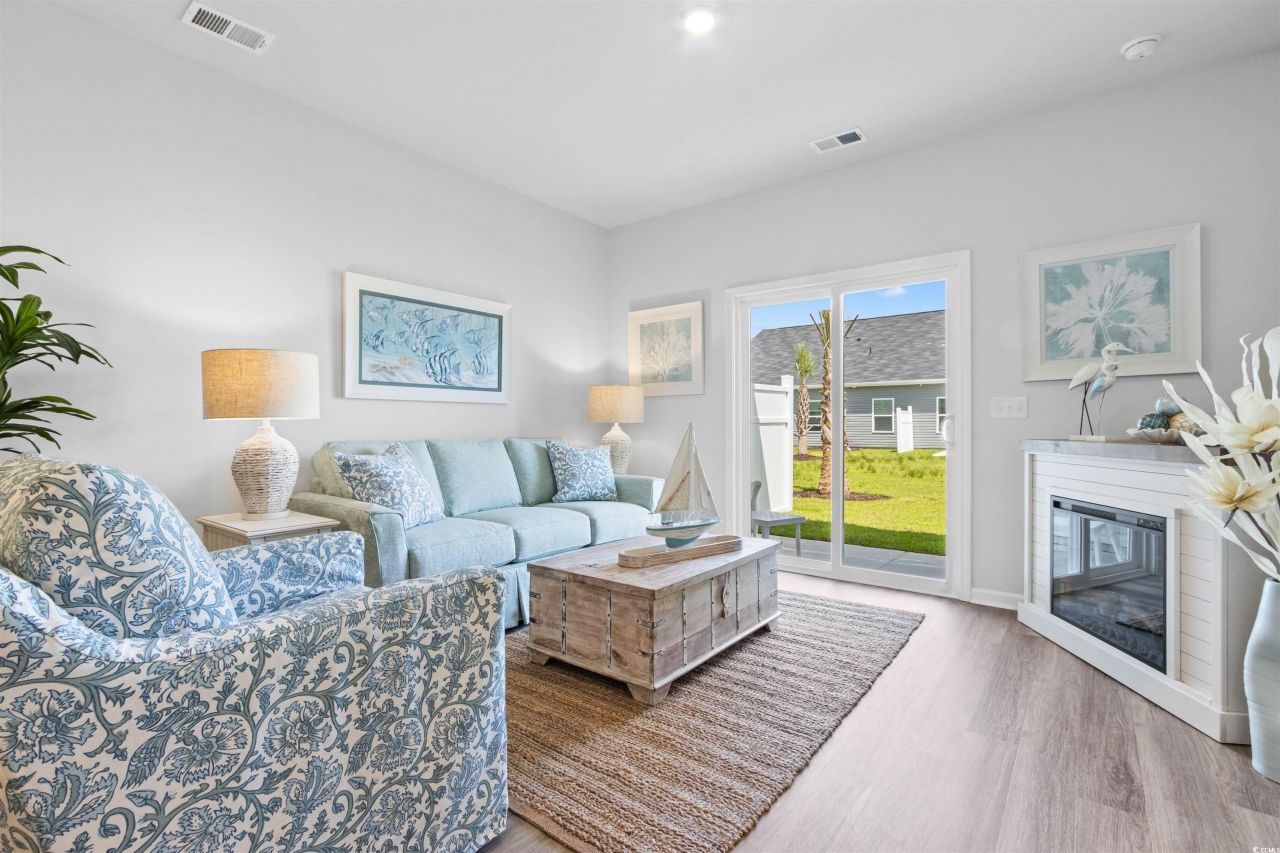 351 Sandridgebury Dr. Photo 8