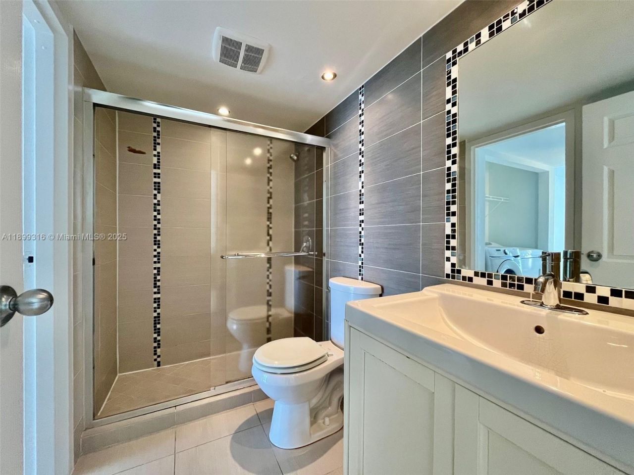 7601 E Treasure Dr, Unit 2308, North Bay Village, FL 33141 Photo