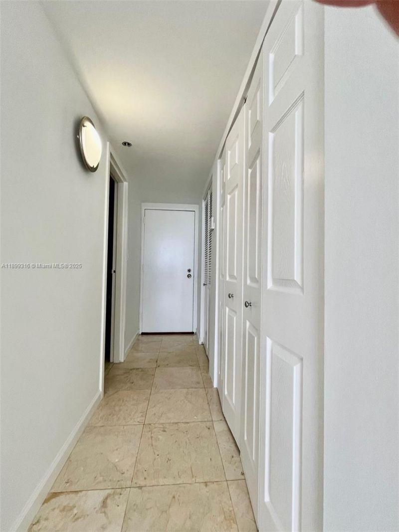 7601 E Treasure Dr, Unit 2308, North Bay Village, FL 33141 Photo