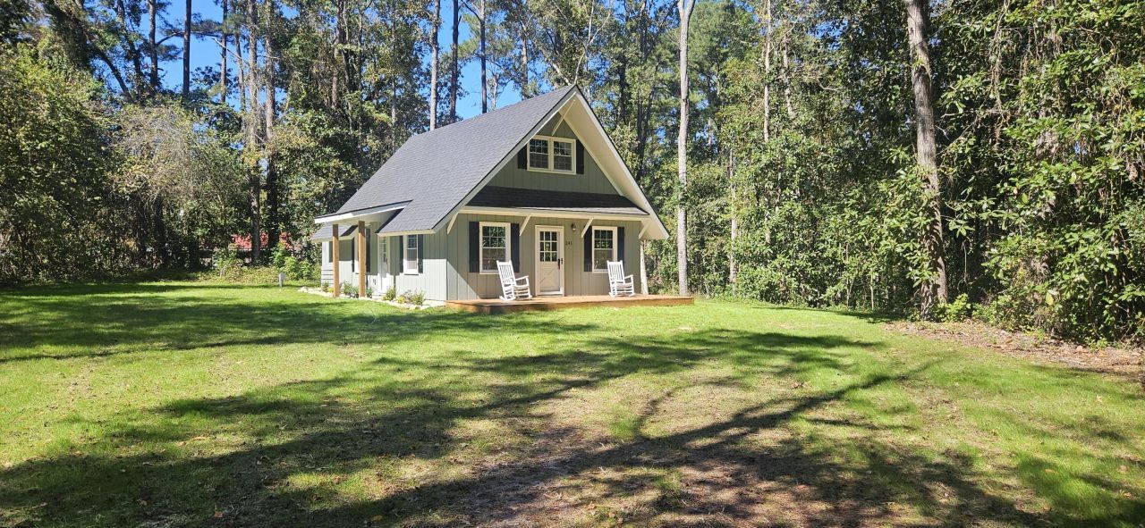 241 Rose Avenue Photo 2