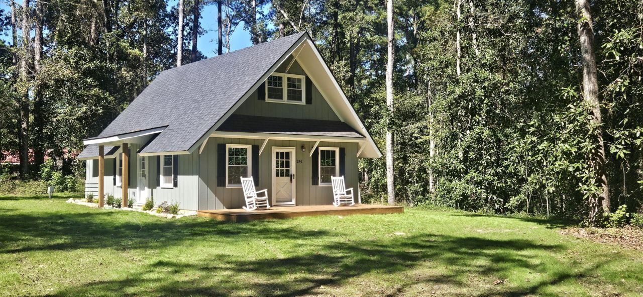 241 Rose Avenue Photo 3