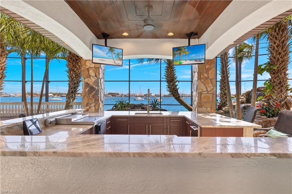 391 Palermo Cir, Fort Myers Beach, FL 33931 Photo