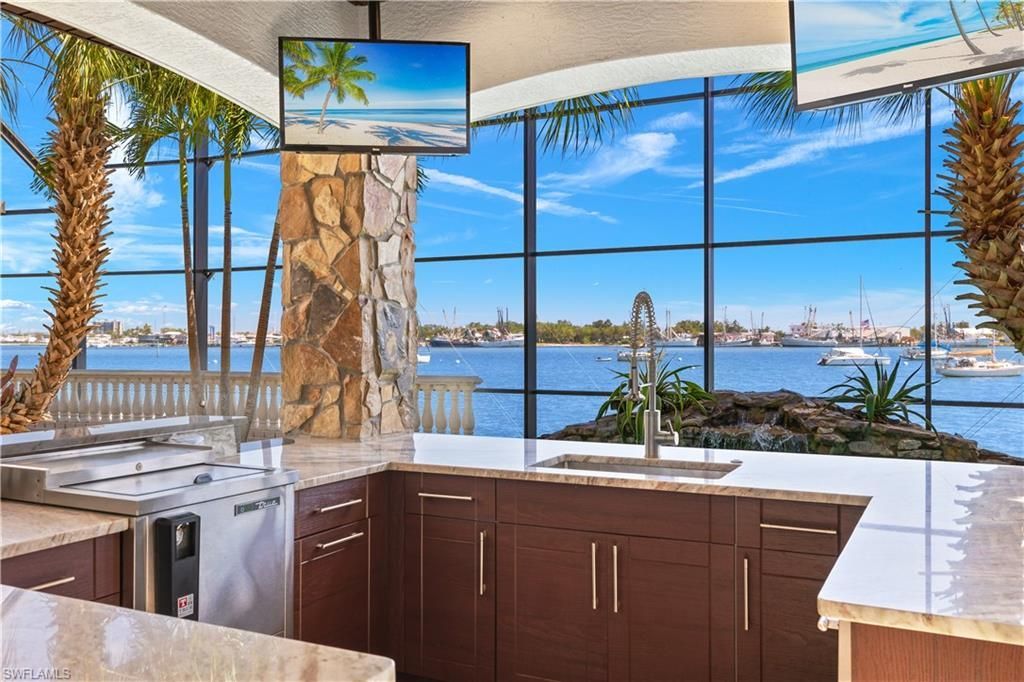 391 Palermo Cir, Fort Myers Beach, FL 33931 Photo