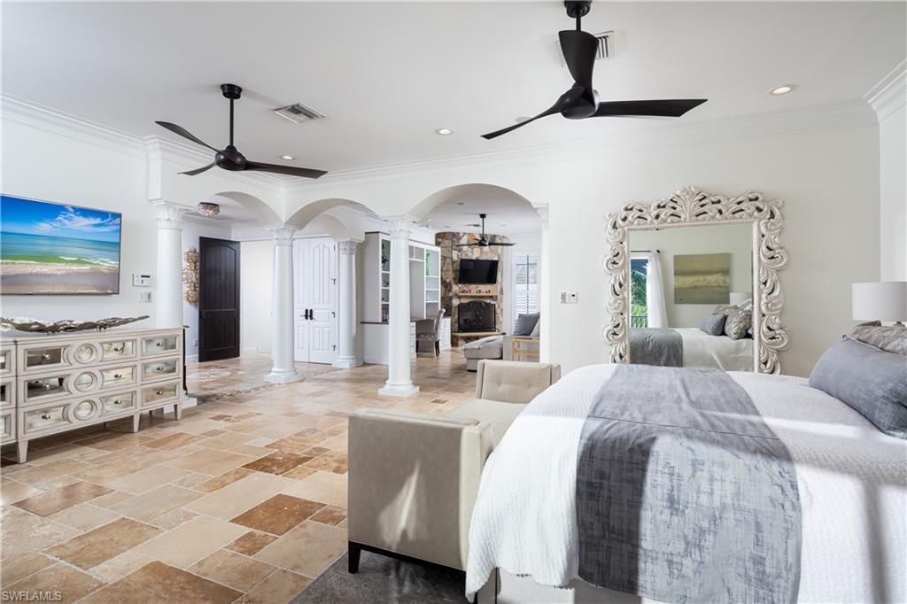 391 Palermo Cir, Fort Myers Beach, FL 33931 Photo