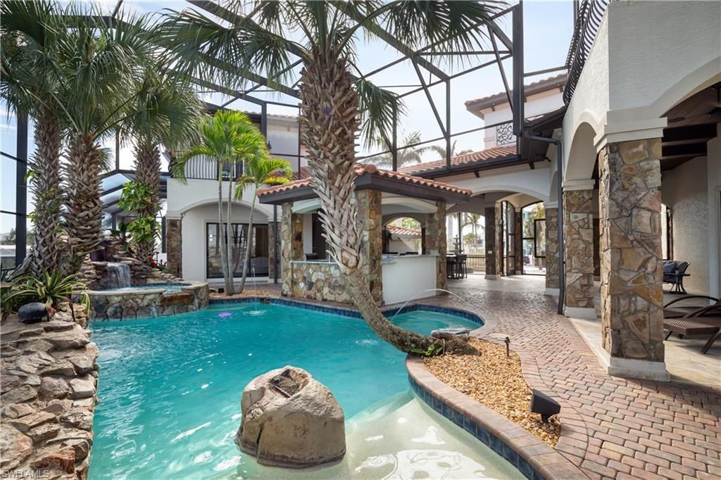 391 Palermo Cir, Fort Myers Beach, FL 33931 Photo