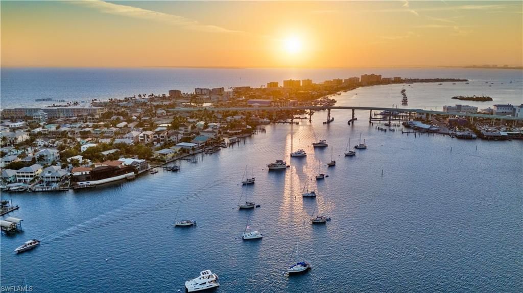391 Palermo Cir, Fort Myers Beach, FL 33931 Photo
