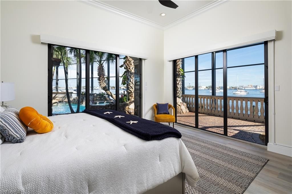 391 Palermo Cir, Fort Myers Beach, FL 33931 Photo