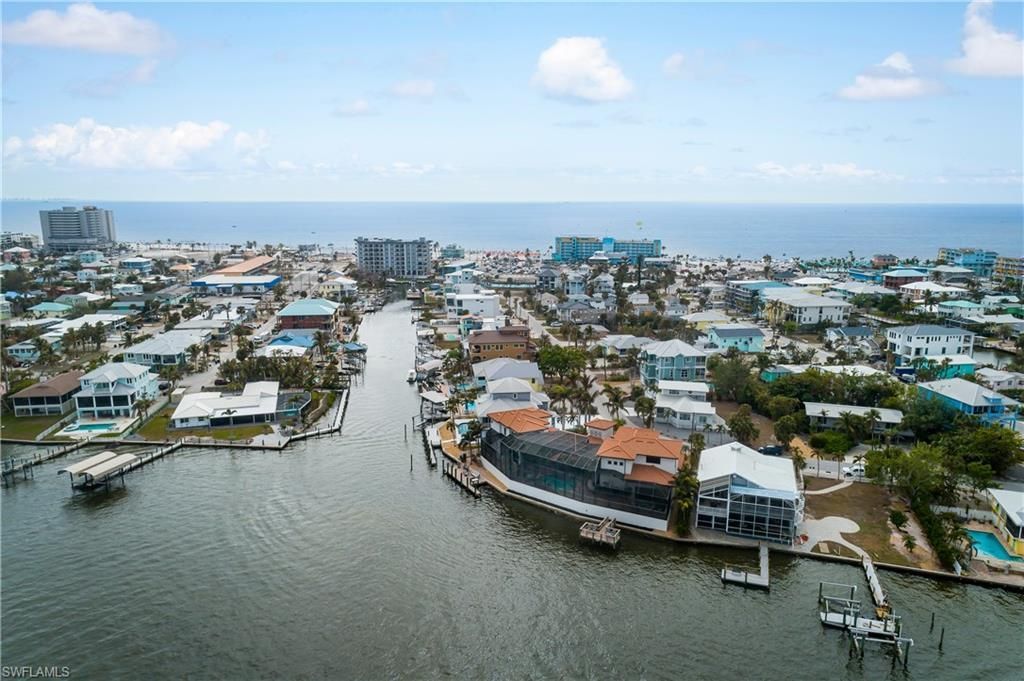 391 Palermo Cir, Fort Myers Beach, FL 33931 Photo