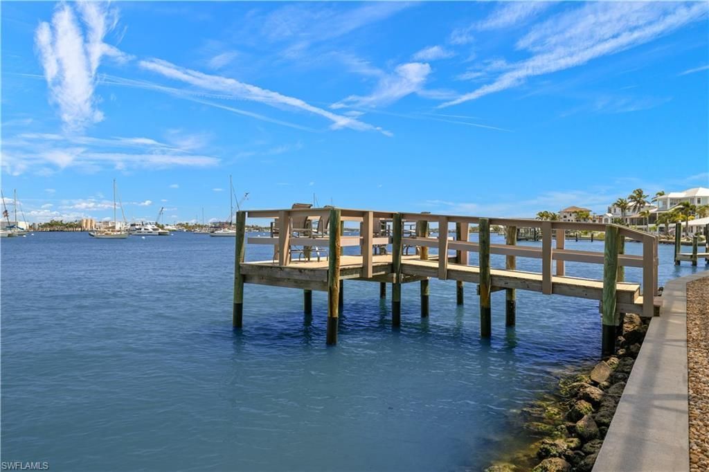 391 Palermo Cir, Fort Myers Beach, FL 33931 Photo