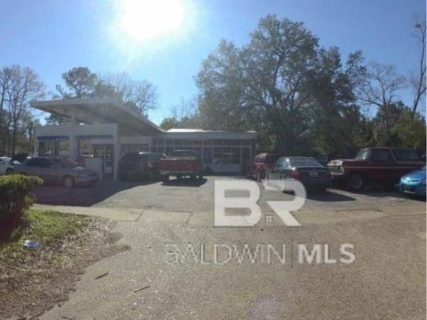 2301 Government Street, Mobile, AL 36606