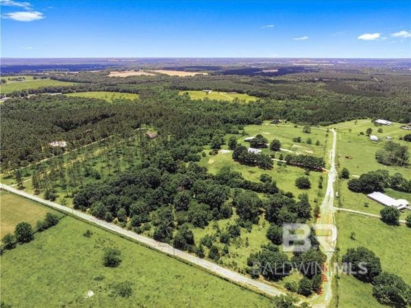 28855 Rose Run Road, Robertsdale, AL 36567