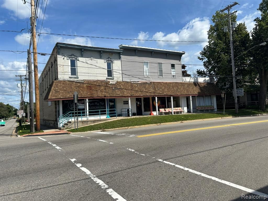 7 E Muskegon Street, Kent City Vlg, MI 49330 Main Photo