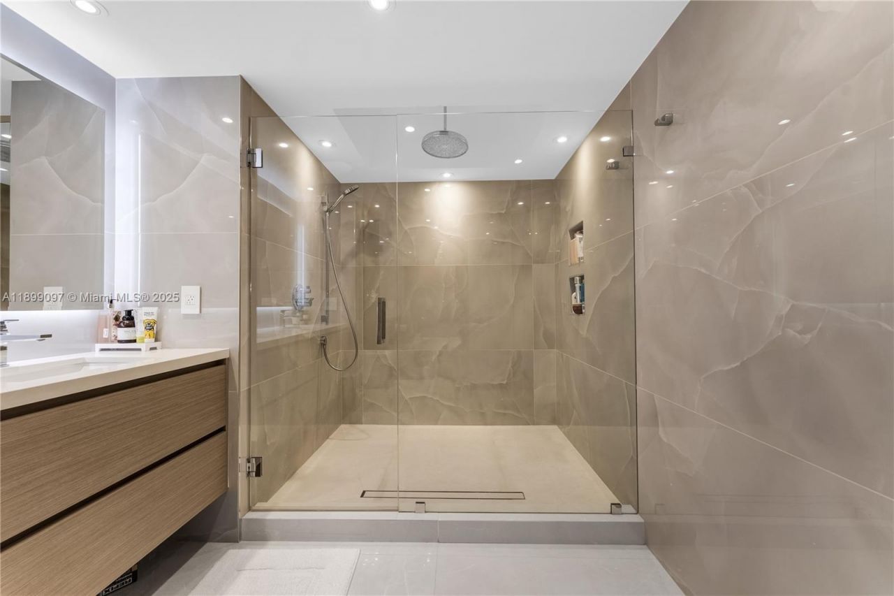 20191 E Country Club Dr, Unit 1603, Aventura, FL 33180 Photo