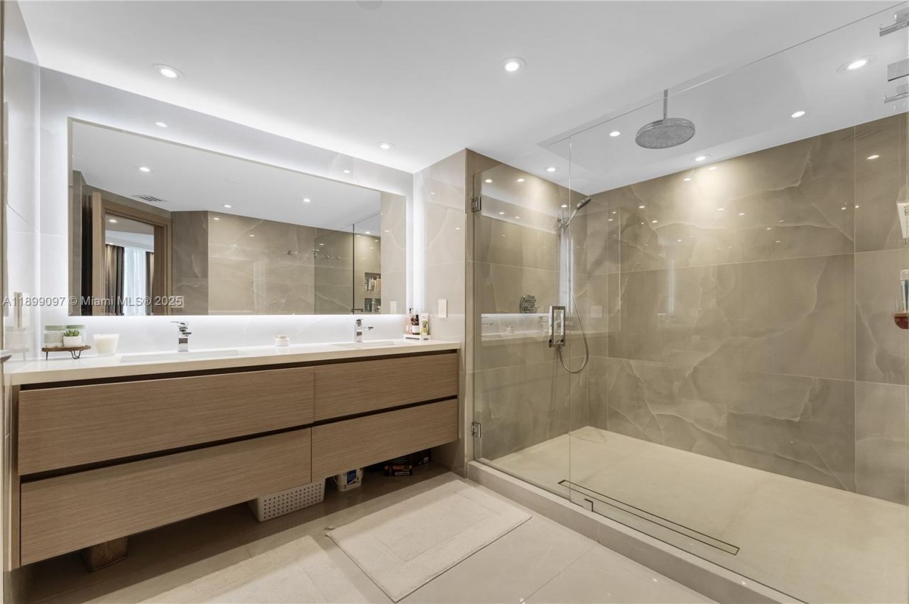 20191 E Country Club Dr, Unit 1603, Aventura, FL 33180 Photo