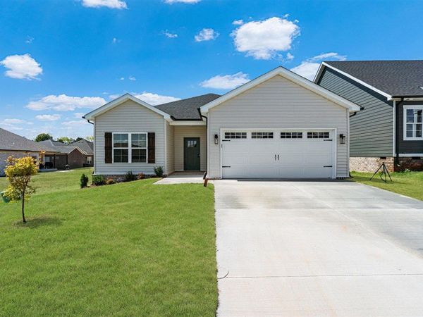 1308 Helmsdale Avenue, Bowling Green, KY 42101