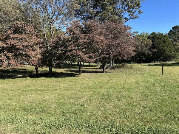 128 Red Horse Avenue, Scottsville, KY 42164