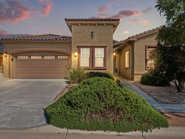 370 Zuni River Circle SW, Los Lunas, NM 87031