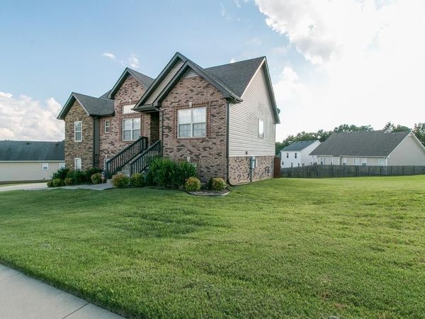410 River Heights Dr, Clarksville, TN 37040
