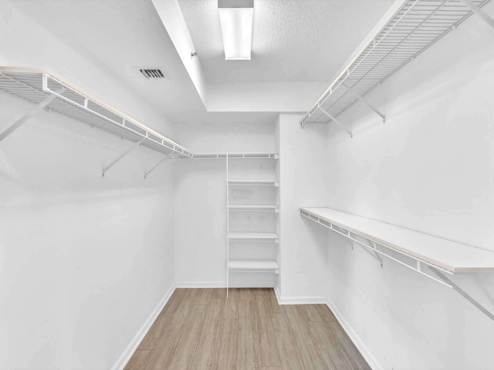 12565 Imperial Isle Drive, Unit 301, Boynton Beach, FL 33437 Photo