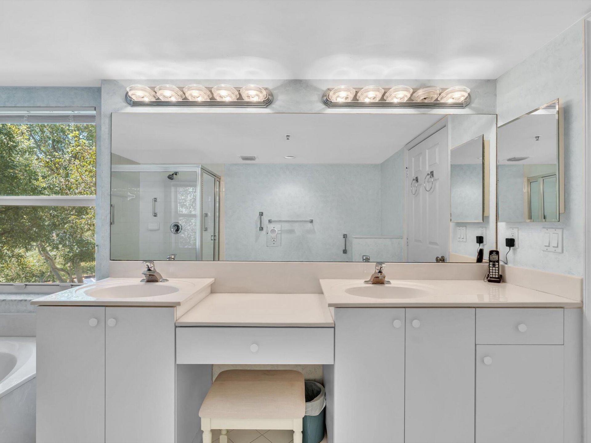 12565 Imperial Isle Drive, Unit 301, Boynton Beach, FL 33437 Photo