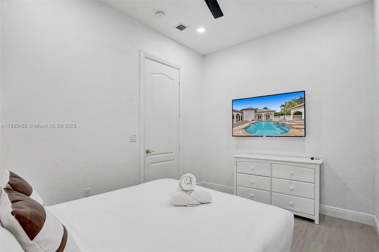 13751 Pine Meadow Ct, Davie, FL 33325 Photo