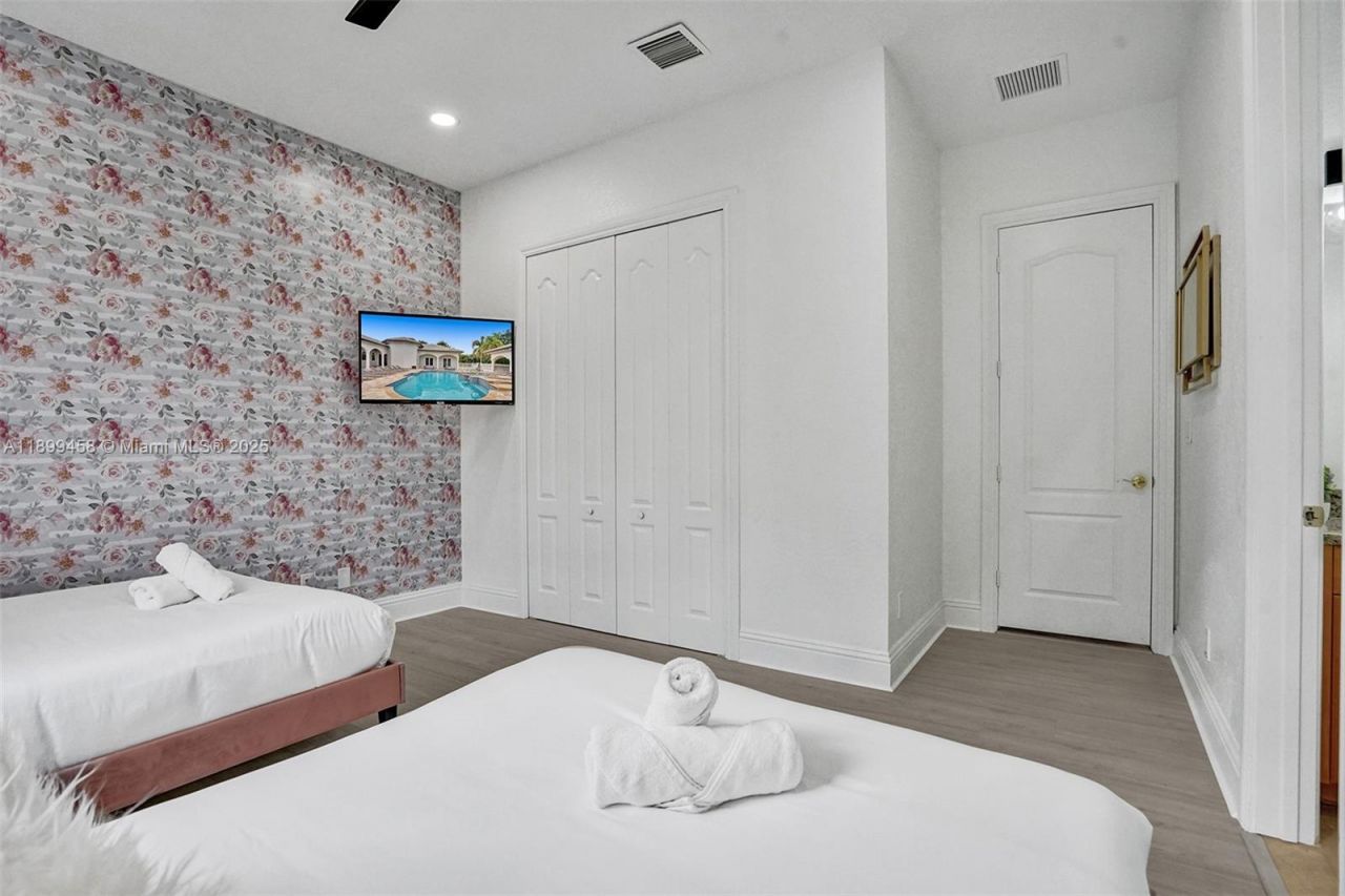 13751 Pine Meadow Ct, Davie, FL 33325 Photo