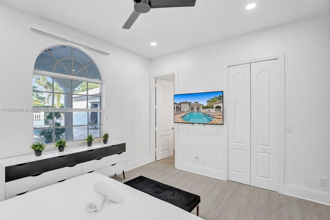 13751 Pine Meadow Ct, Davie, FL 33325 Photo