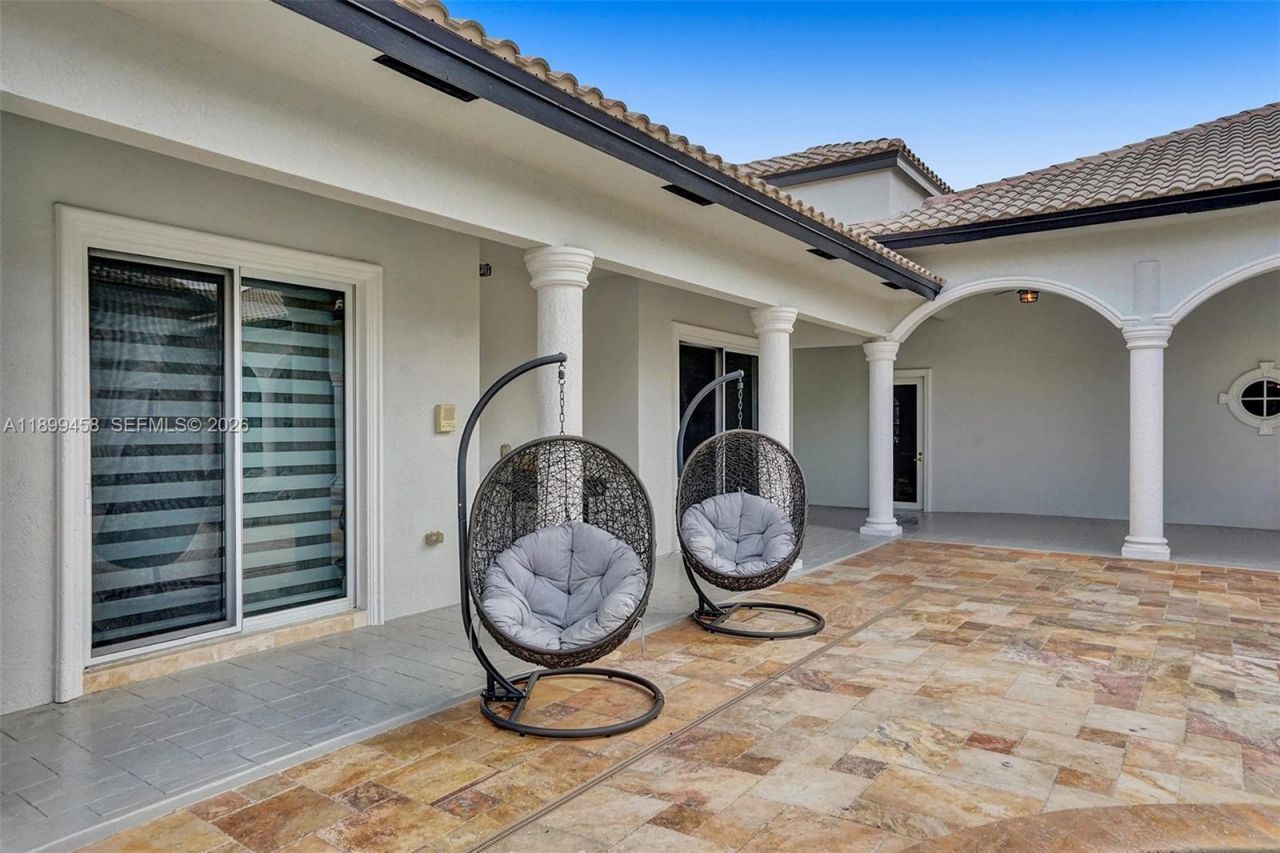 13751 Pine Meadow Ct, Davie, FL 33325 Photo