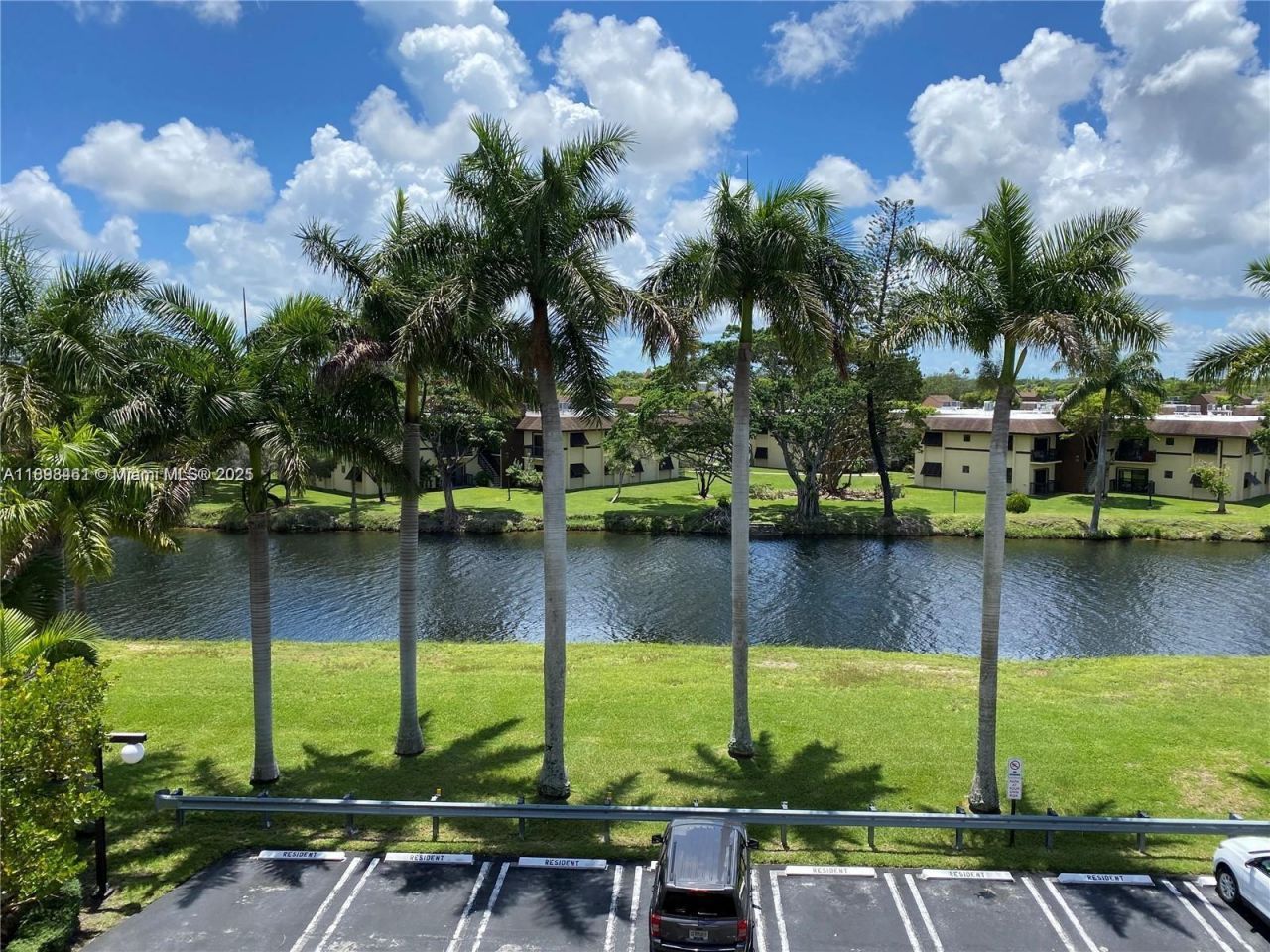 7900 Camino Cir, Unit 403, Miami, FL 33143 Photo