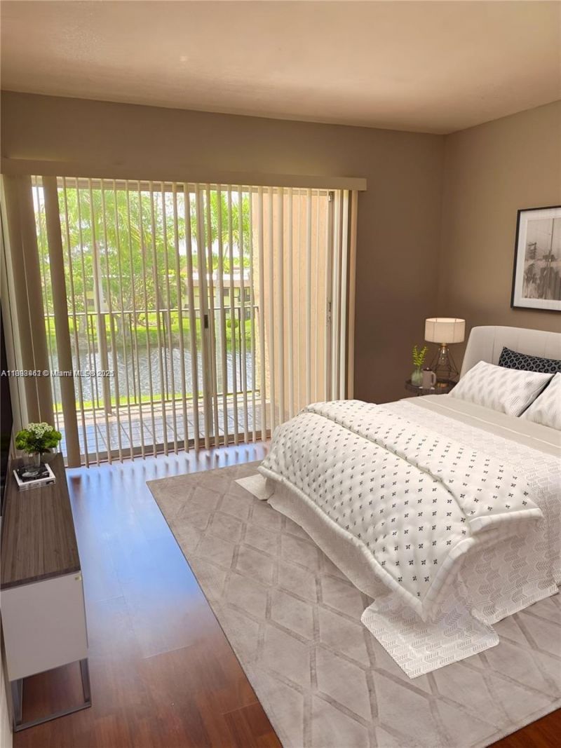 7900 Camino Cir, Unit 403, Miami, FL 33143 Photo