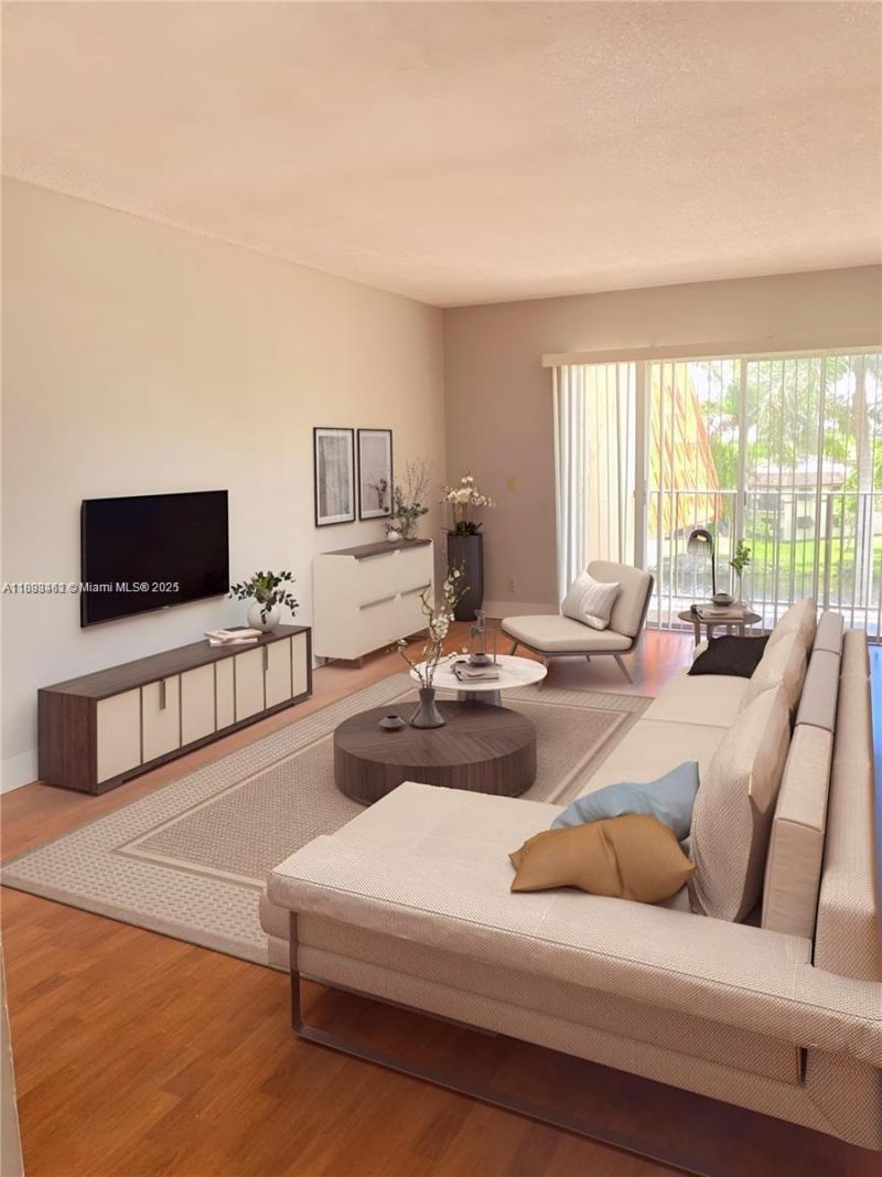 7900 Camino Cir, Unit 403, Miami, FL 33143 Photo