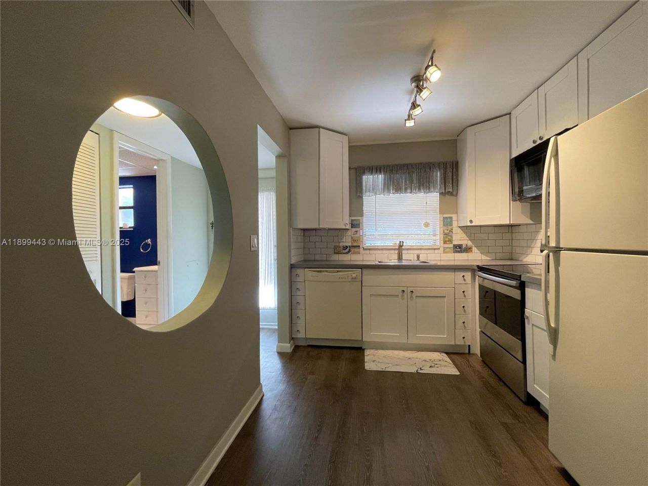 10123 Sunrise Lakes Blvd, Unit 208, Sunrise, FL 33322 Photo