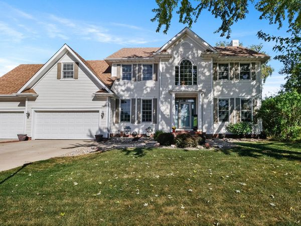 1054 Smallwood Trail, Valparaiso, IN 46385