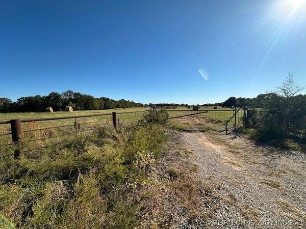 7655 E 137, Holdenville, OK 74848