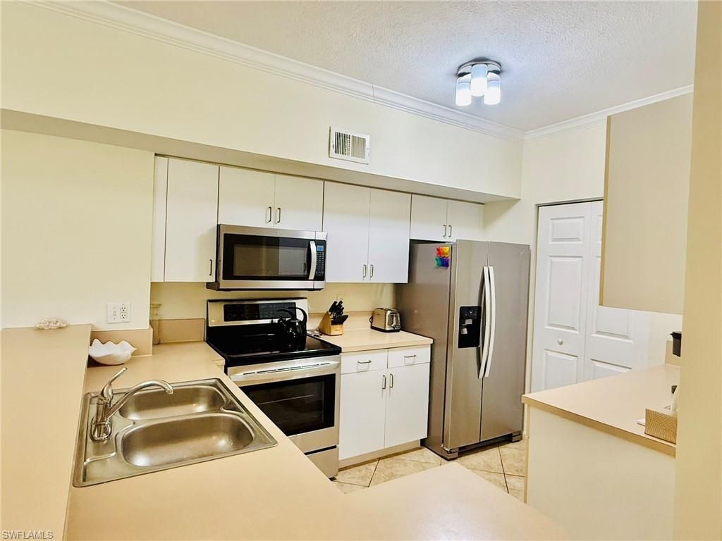 1820 Florida Club Cir, Unit 2210, Naples, FL 34112 Photo