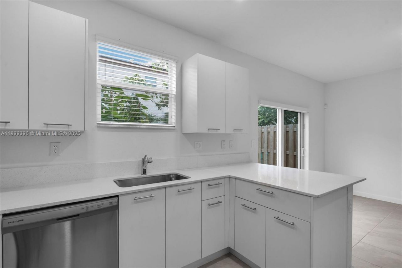 12523 NW 24th Ave, Miami, FL 33167 Photo