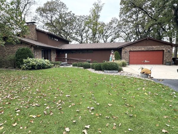 1588 Bittersweet Drive, St. Anne, IL 60964