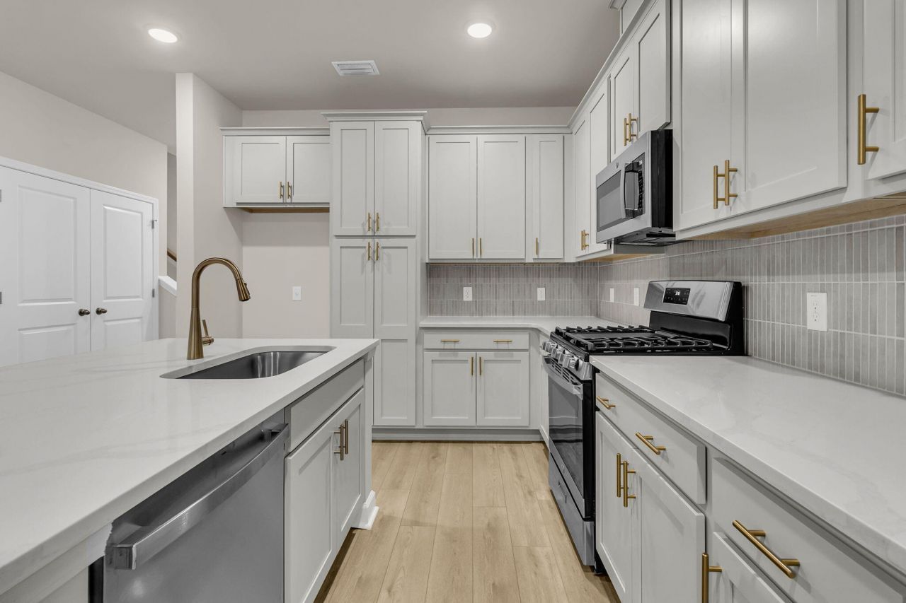 938 Dusk Drive Photo 8