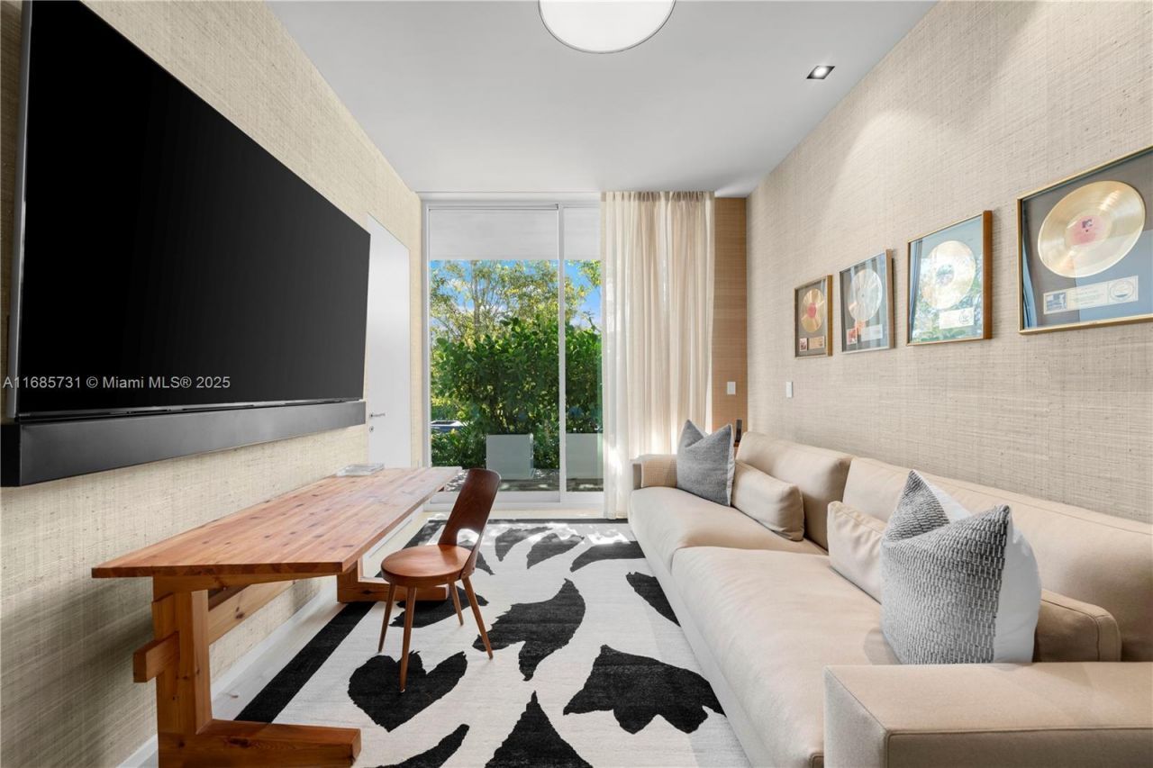 1041 W 48th St, Miami Beach, FL 33140 Photo