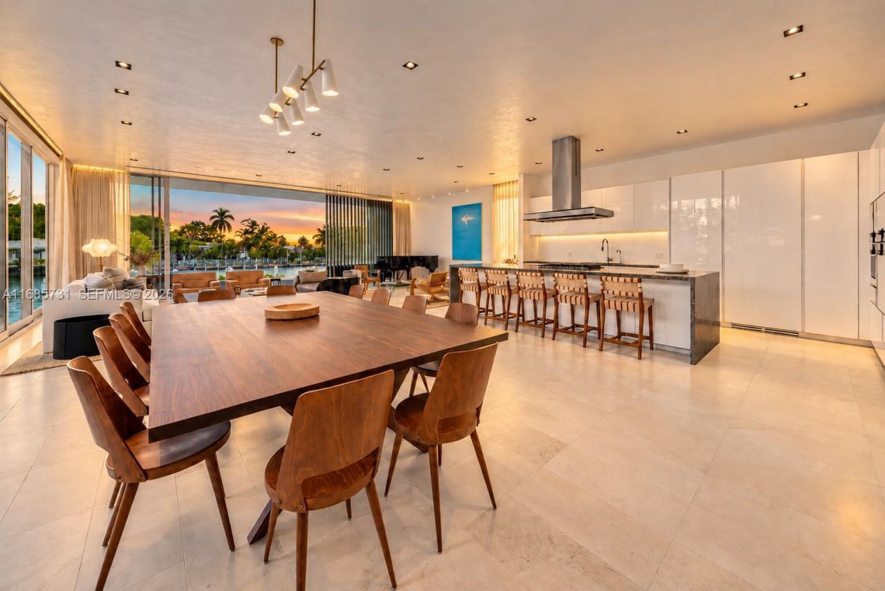 1041 W 48th St, Miami Beach, FL 33140 Photo