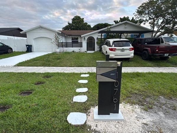 10761 SW 165th St, Miami, FL 33157